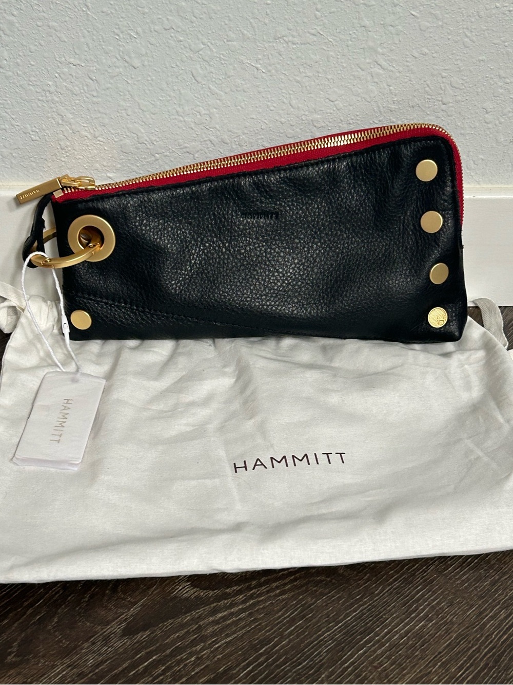 Hammitt Nash Pochette in Black-BG-Red Zip